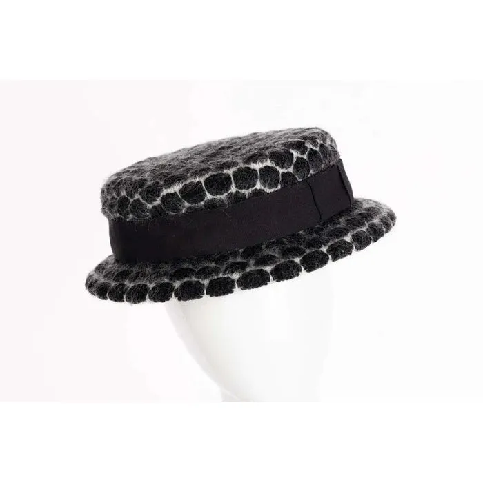 CHANEL F/W 2009 Runway Black & White Mohair Bow Hat