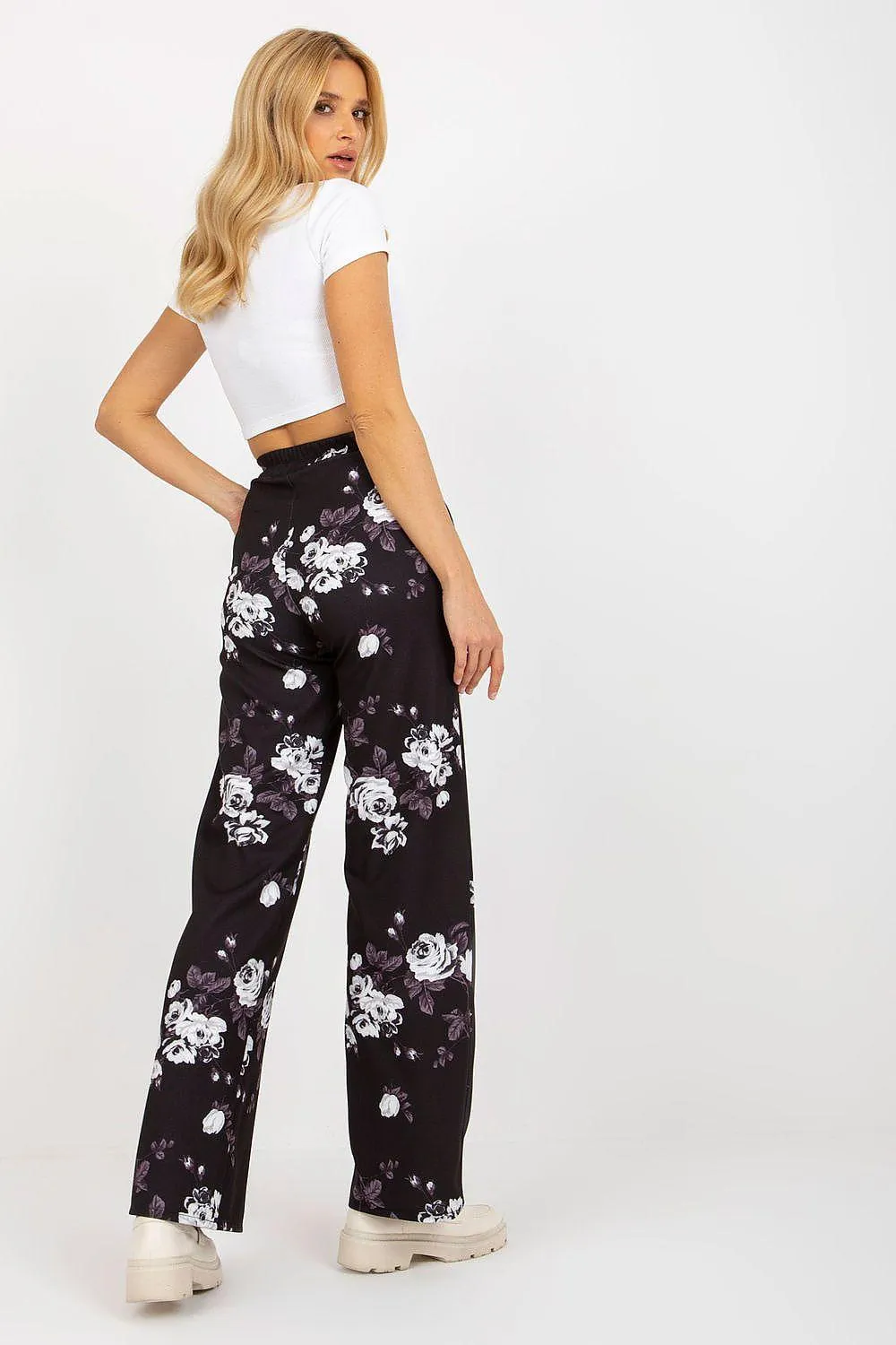 Chic High-Rise Wide Leg Trousers - Lakerta by Women's Wear