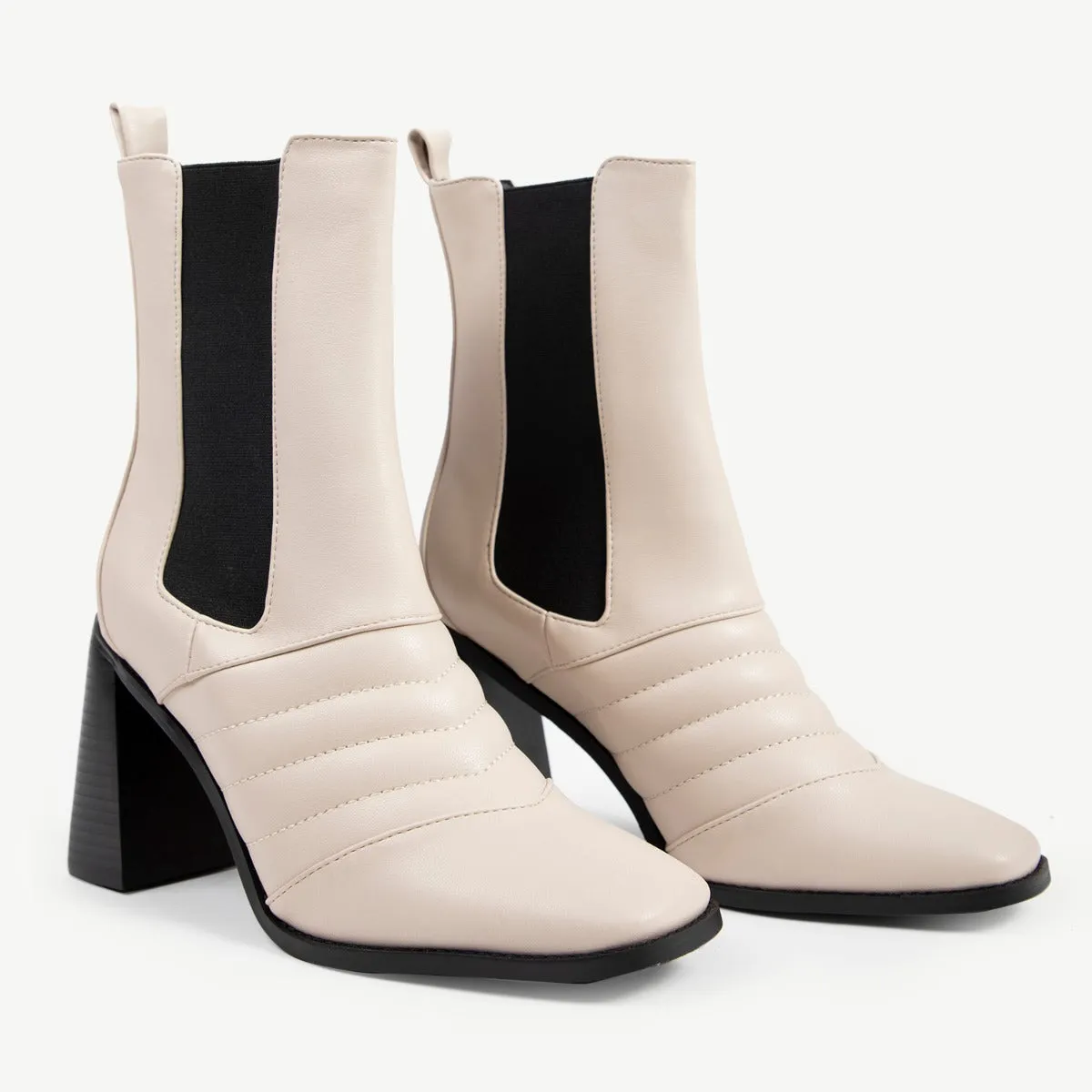 RAID Tabbie Block Heeled Boot in Off White